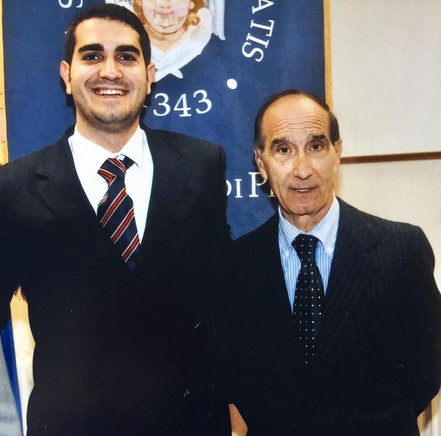 Nicola Costantino con il figlio Fabio il giorno della laurea